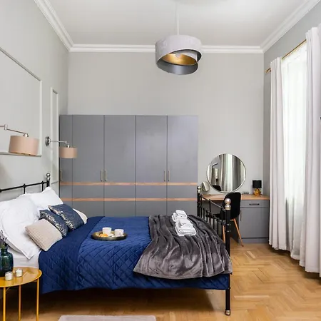 Old Town Luxury - Rynek Szewska *